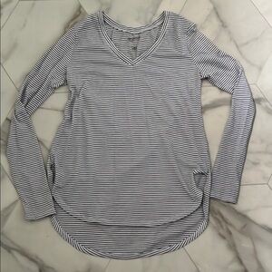 Striped V-Neck Long Sleeve Top
